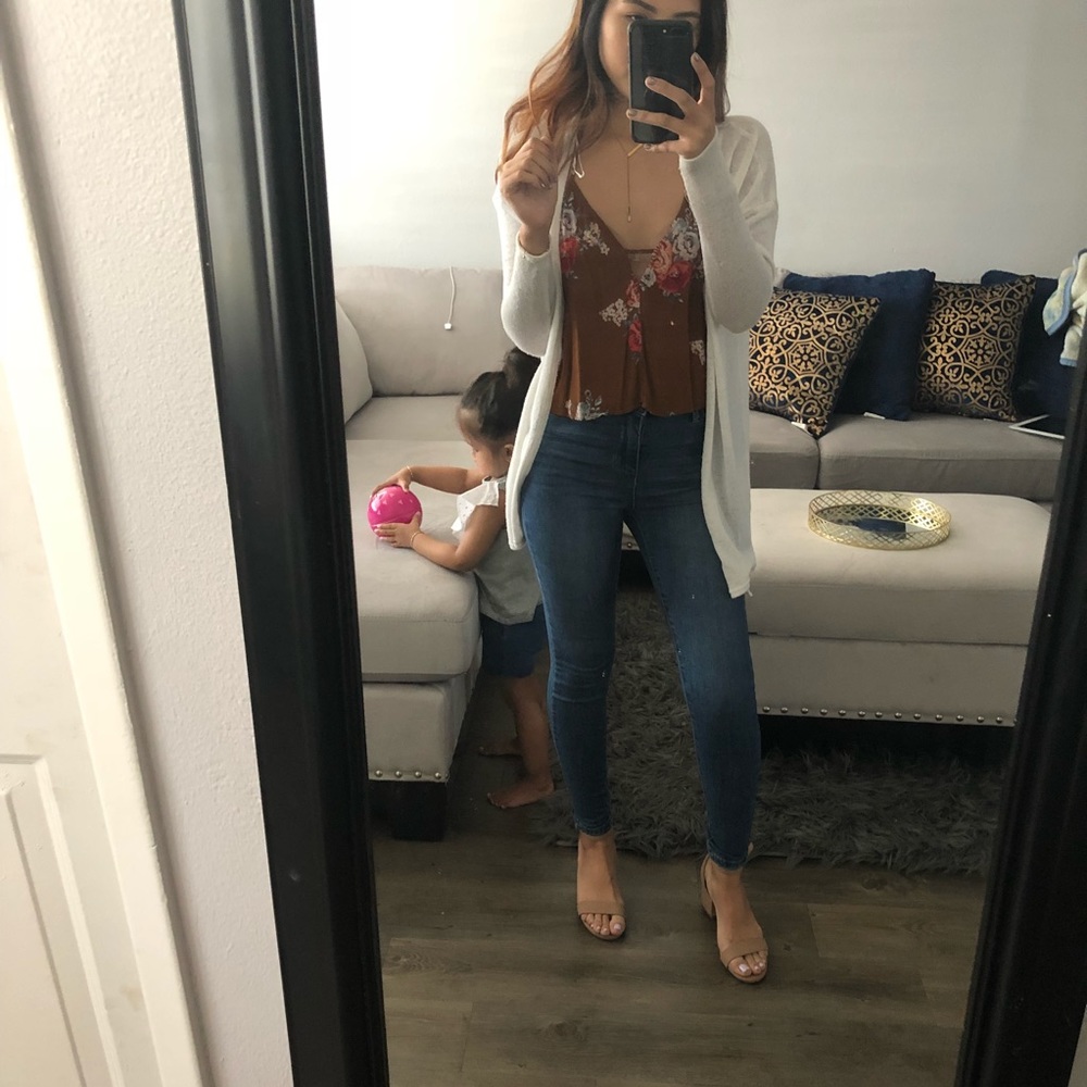 Light weight knit cardigan